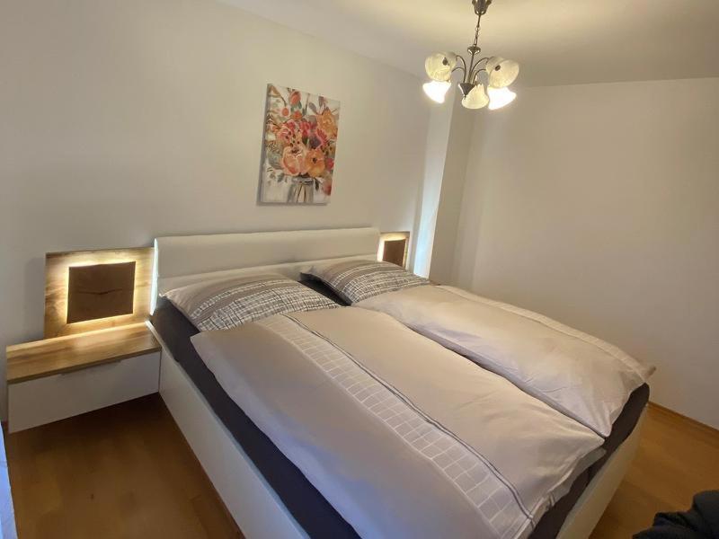 Leo Apartment
